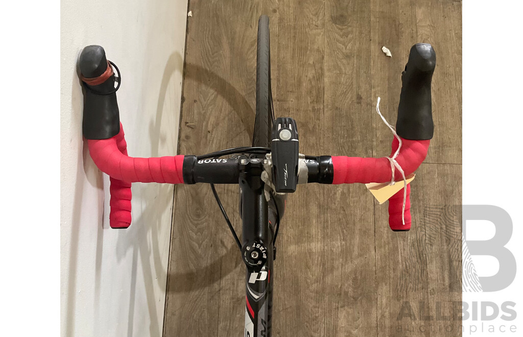 PERFORMER Storm Black & Red Road Bike