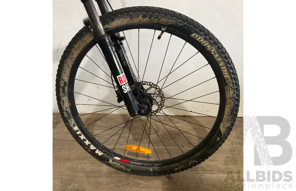 HARO V Series V2 Mountain Bike