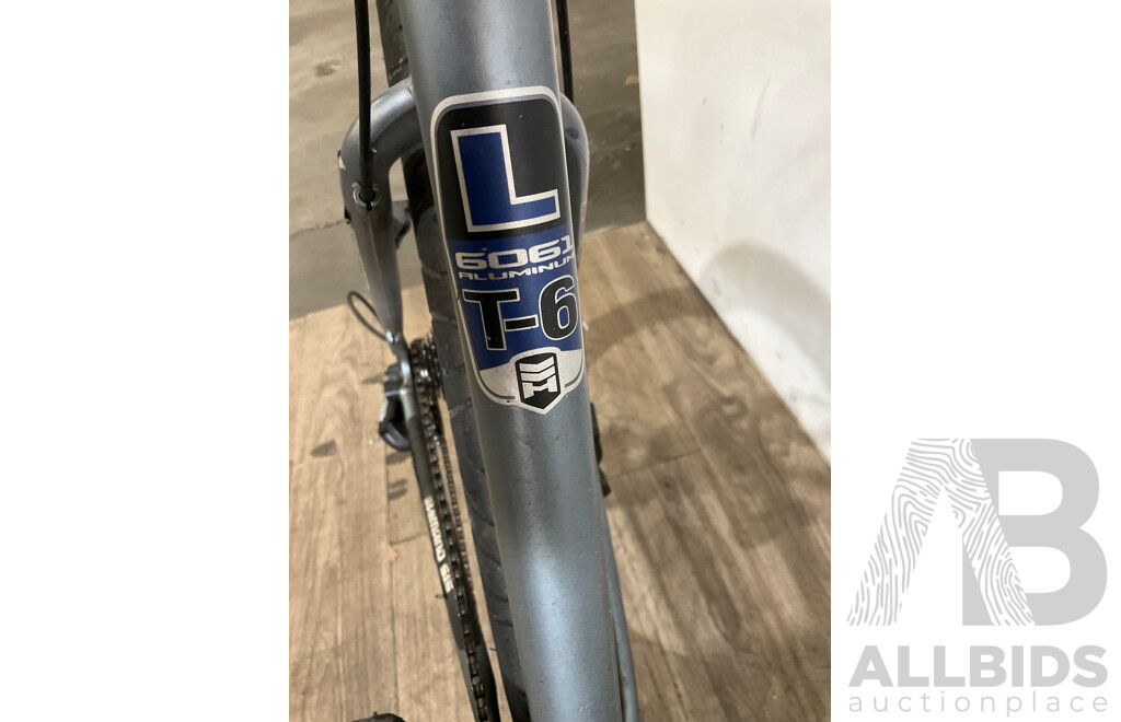 HARO V Series V2 Mountain Bike