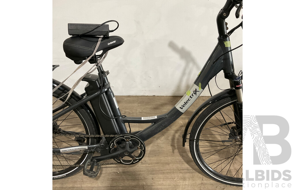 VELECTRIX Urban Step Through Bike W/ Charger - Estimated ORP $659.00