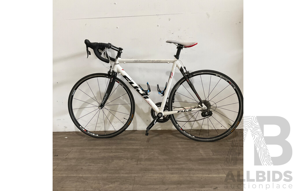 2010 Fuji Roubaix ACR 1.0 Road Bike - Estimated ORP $