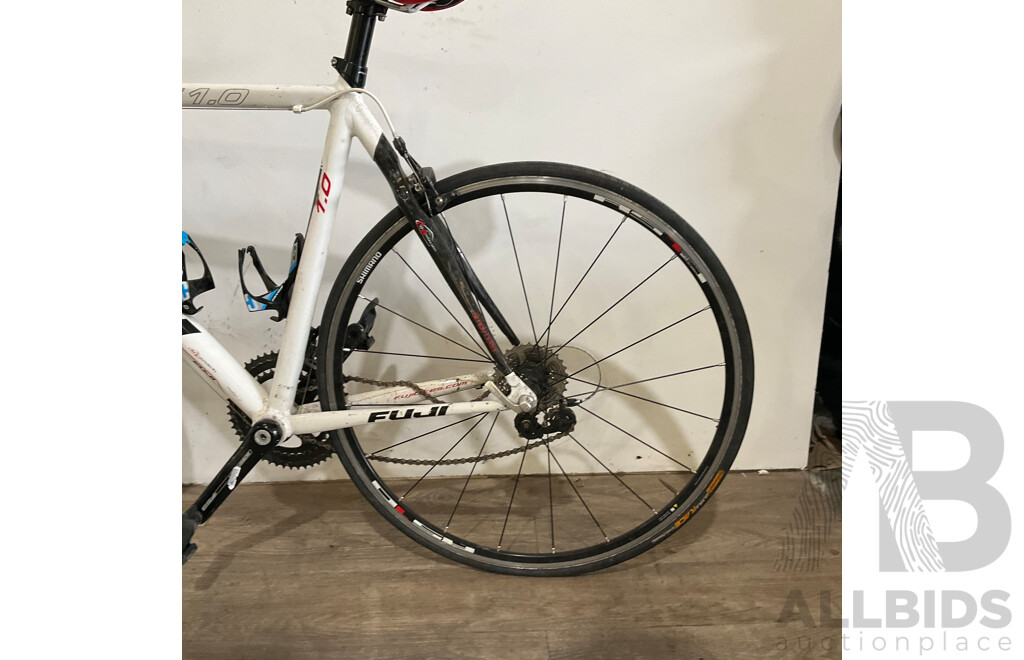 2010 Fuji Roubaix ACR 1.0 Road Bike - Estimated ORP $
