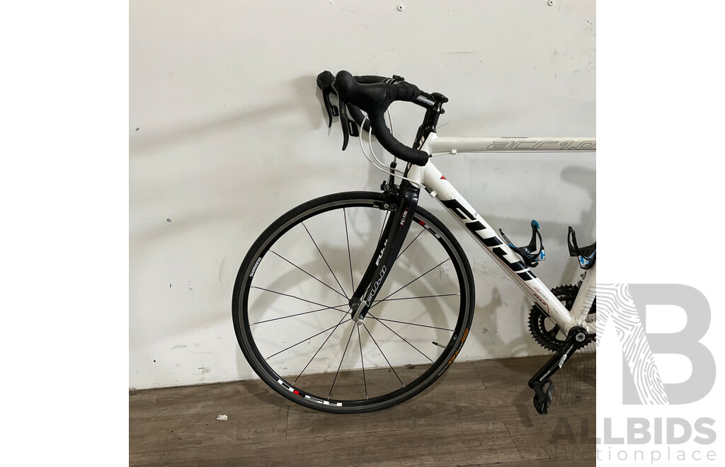 2010 Fuji Roubaix ACR 1.0 Road Bike - Estimated ORP $