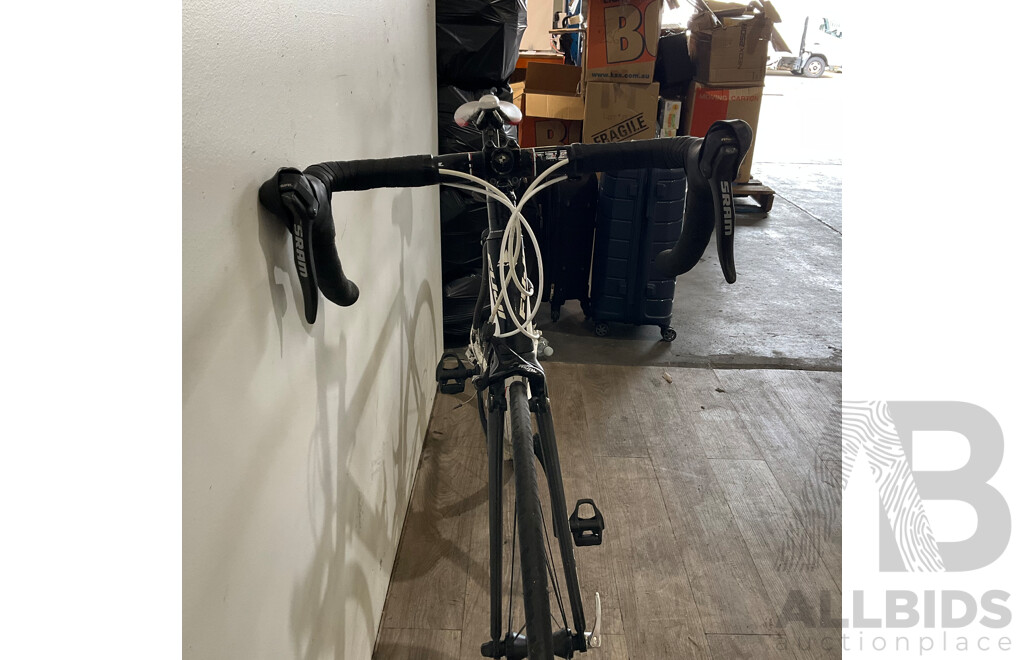 2010 Fuji Roubaix ACR 1.0 Road Bike - Estimated ORP $