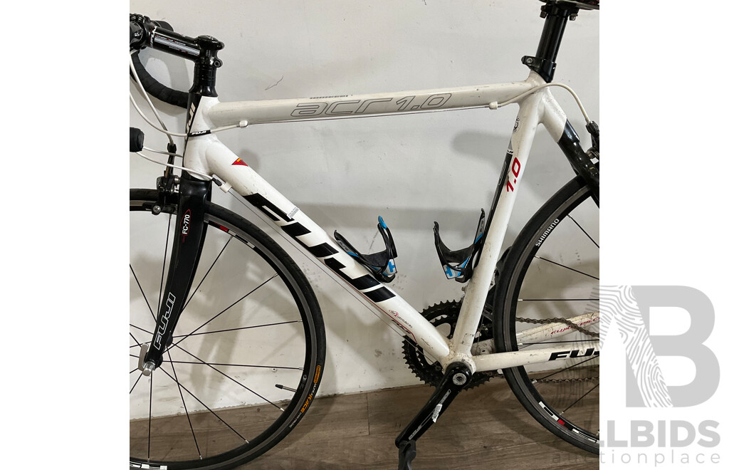 2010 Fuji Roubaix ACR 1.0 Road Bike - Estimated ORP $