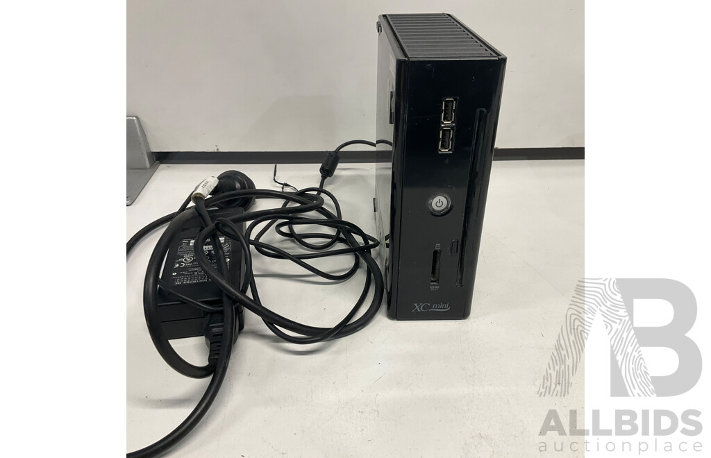 SONOS Connect AMP & XC Mini GP7A & Net Comm Wireless NP507 & MICROSOFT Remote - Lot of 4