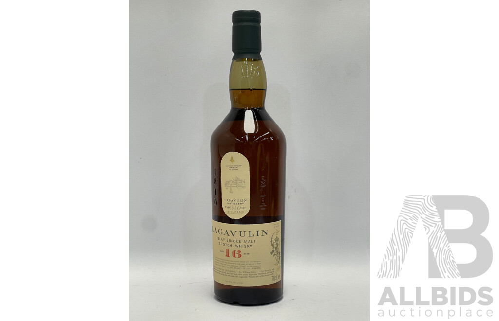 Lagavulin 16 Year Old Islay Single Malt Scotch Whisky 700ml