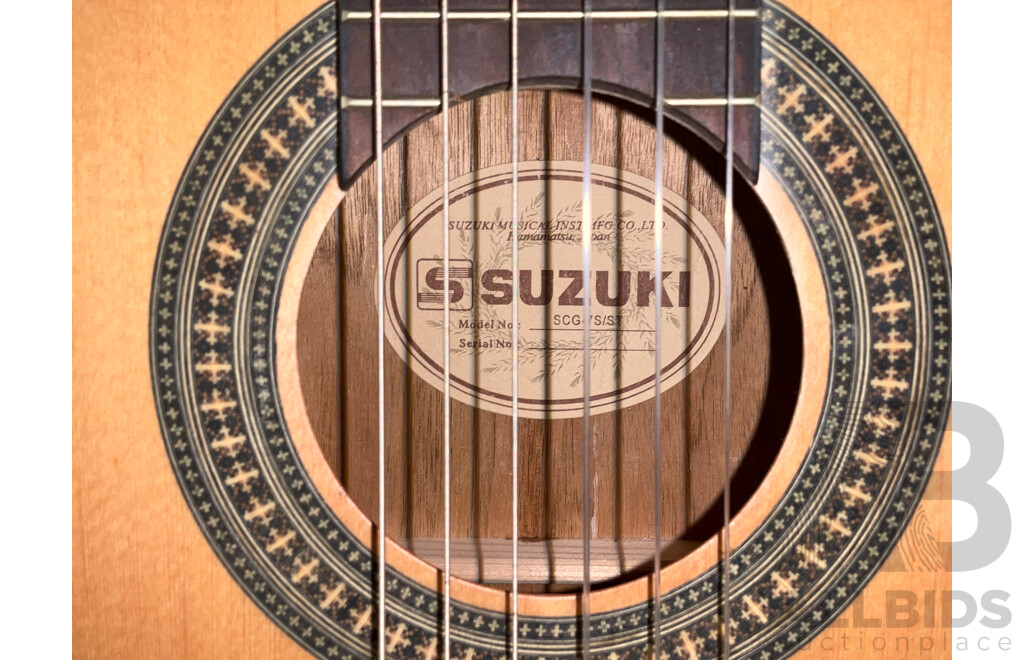 SUZUKI (SCG-75/ST) Acoustic Guitar W/ Soft Case