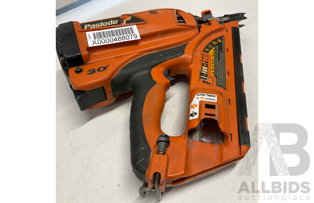 PASLODE IM250A Angled Bradder & Impulse Framing Nailer & ULTRACELL Battery Charger - Lot of 3