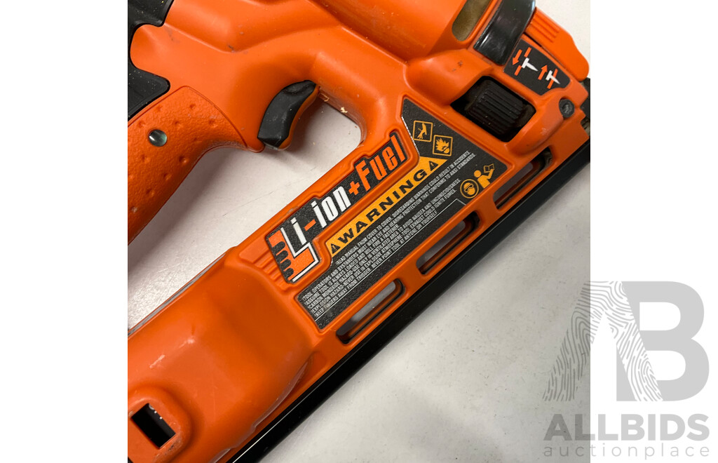 PASLODE IM250A Angled Bradder & Impulse Framing Nailer & ULTRACELL Battery Charger - Lot of 3