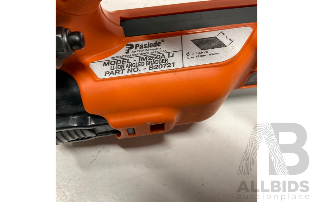 PASLODE IM250A Angled Bradder & Impulse Framing Nailer & ULTRACELL Battery Charger - Lot of 3