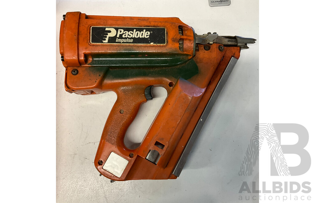 PASLODE Impulse Nailer in Carry Case