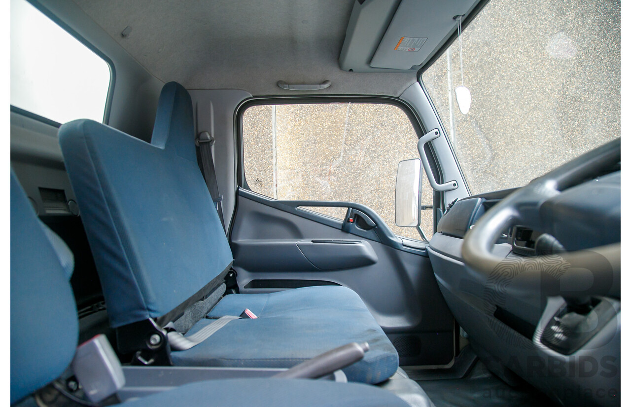 02/2012 Mitsubishi Canter 515 4x2 Pantech 2d Truck Turbo Diesel 3.0L