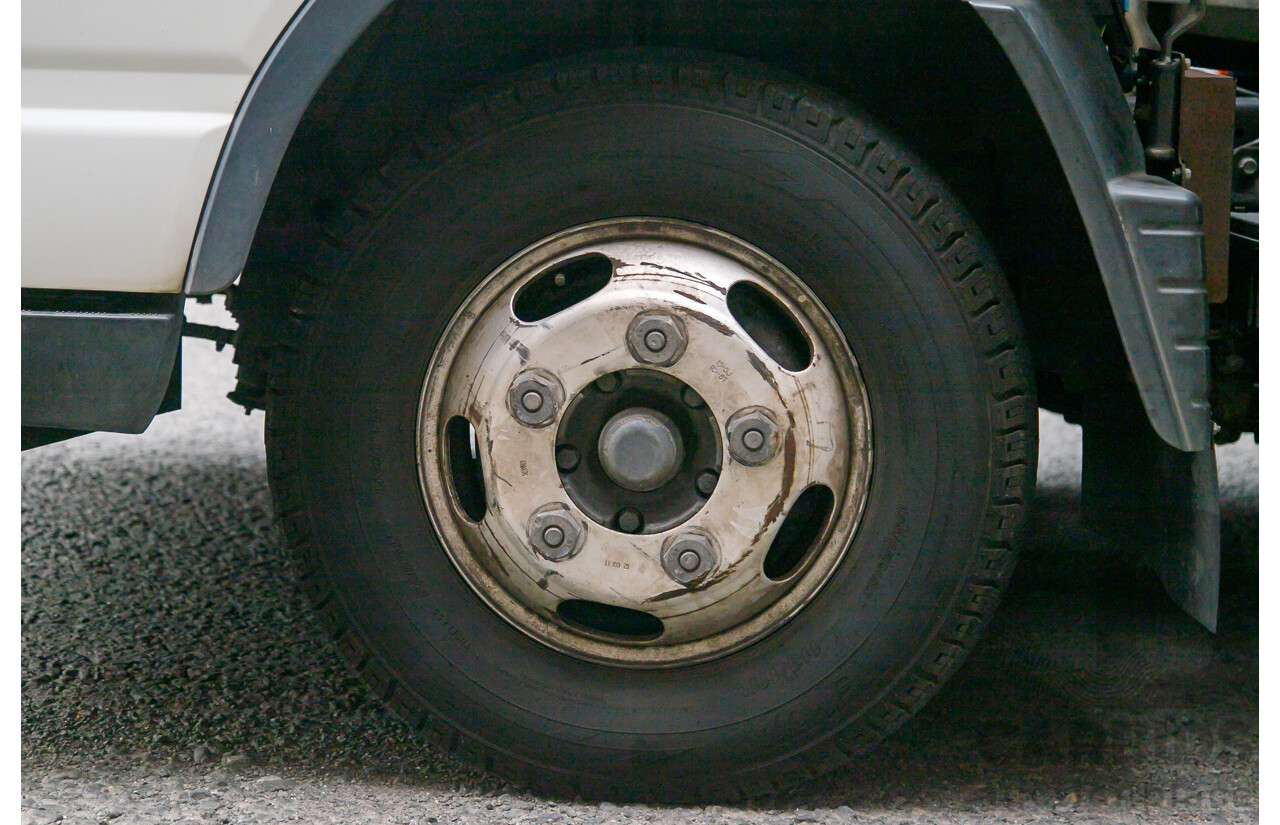 02/2012 Mitsubishi Canter 515 4x2 Pantech 2d Truck Turbo Diesel 3.0L