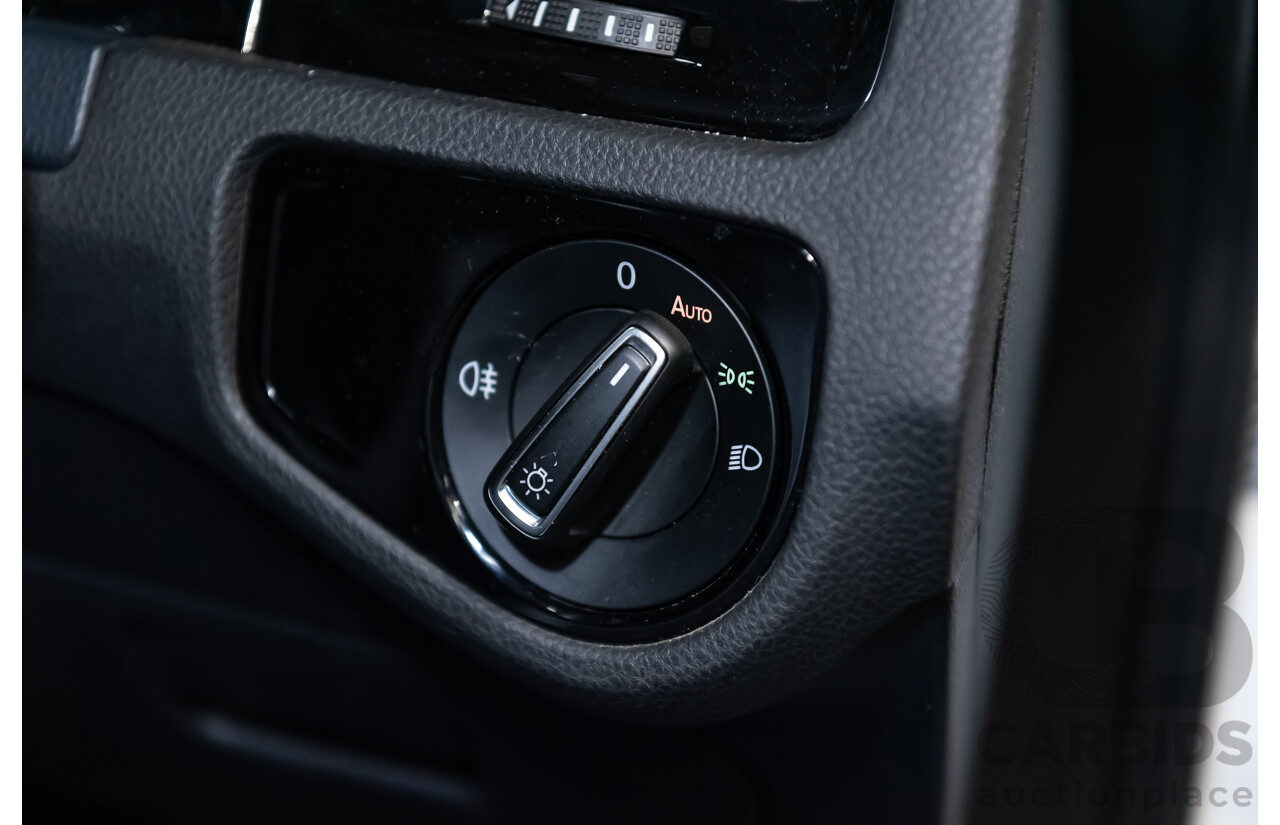 10/2015 Volkswagen Golf R Wolfsburg Edition (AWD) AU MY16 5d Hatchback White Turbo 2.0L