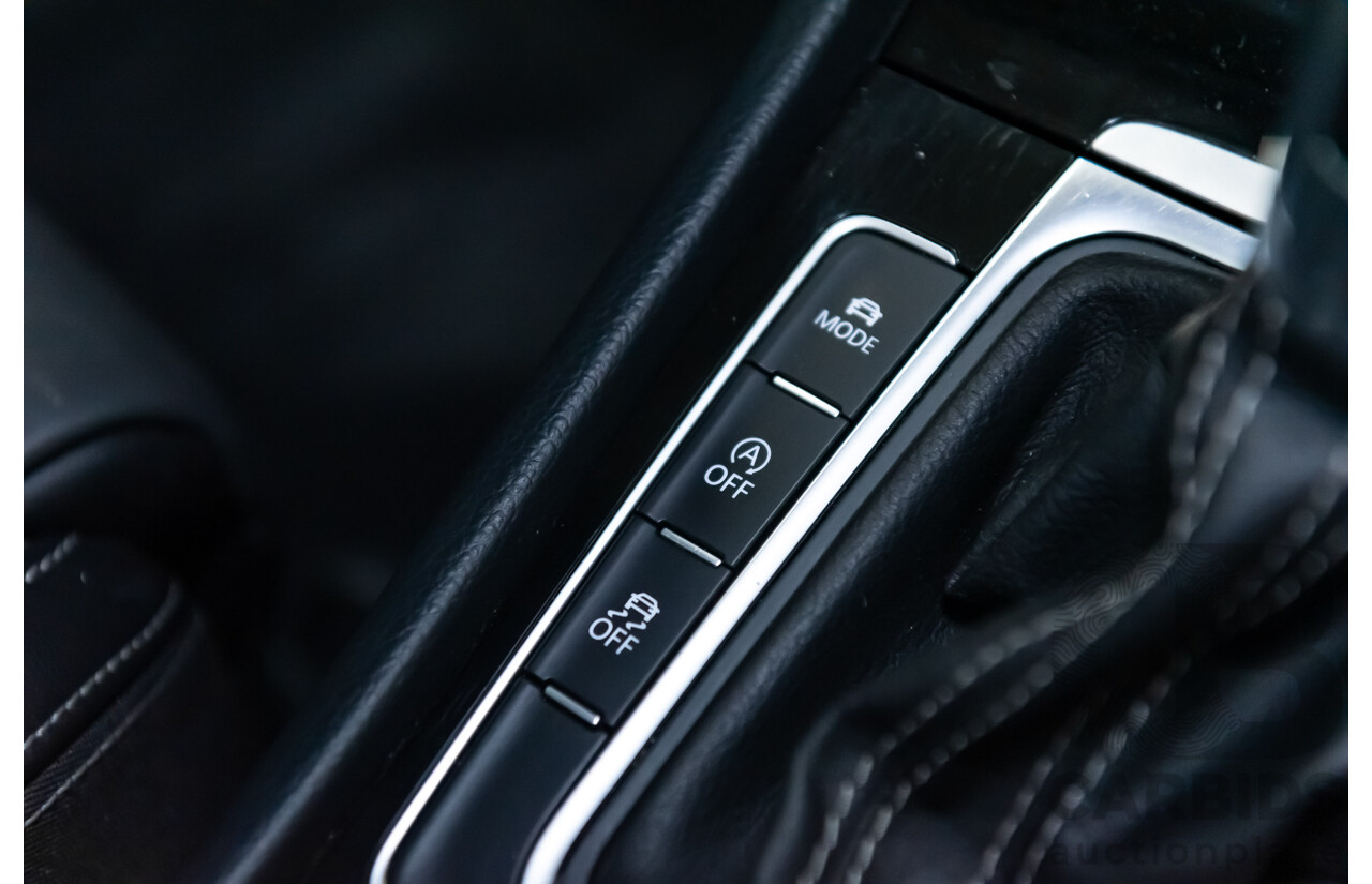 10/2015 Volkswagen Golf R Wolfsburg Edition (AWD) AU MY16 5d Hatchback White Turbo 2.0L