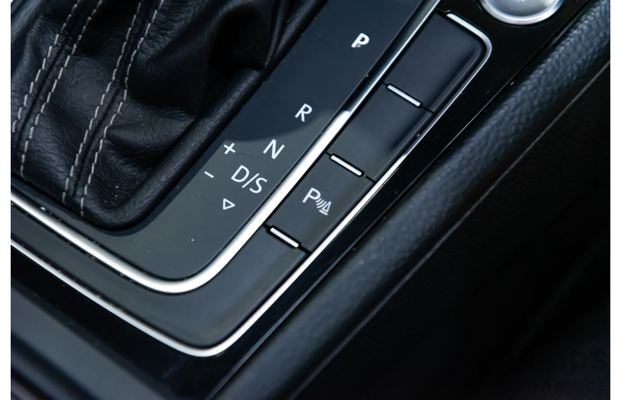 10/2015 Volkswagen Golf R Wolfsburg Edition (AWD) AU MY16 5d Hatchback White Turbo 2.0L