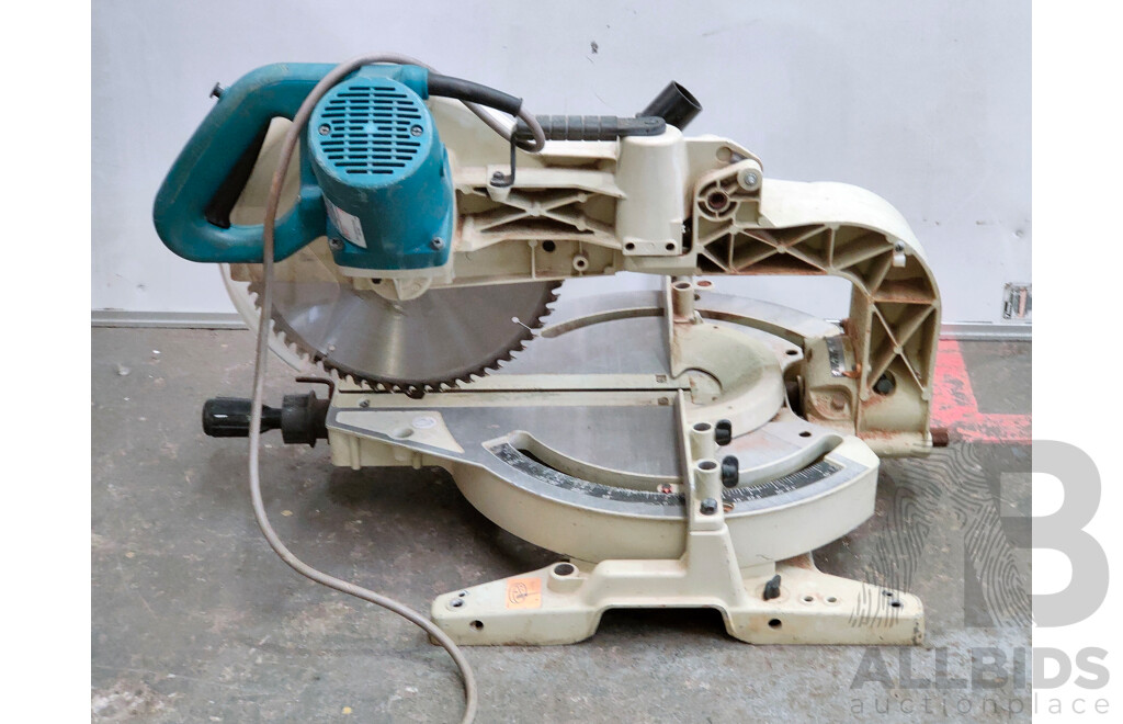 MAKITA Mitre Saw