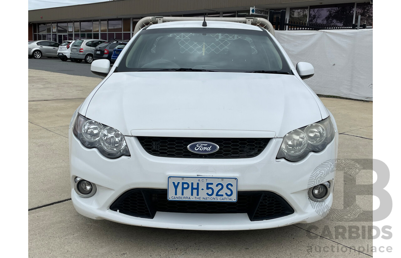 11/11 Ford Falcon  RWD FG UPGRADE C/Chas White 4.0L