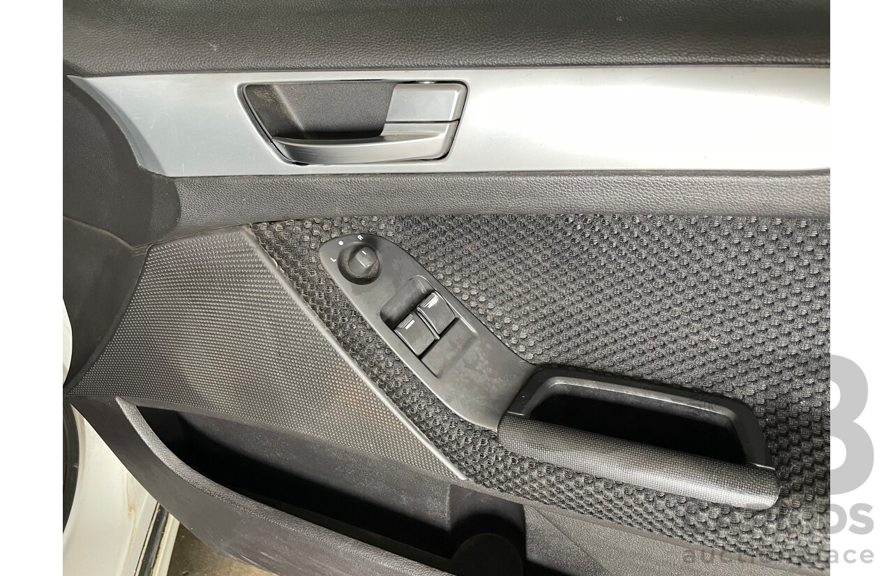 11/11 Ford Falcon  RWD FG UPGRADE C/Chas White 4.0L