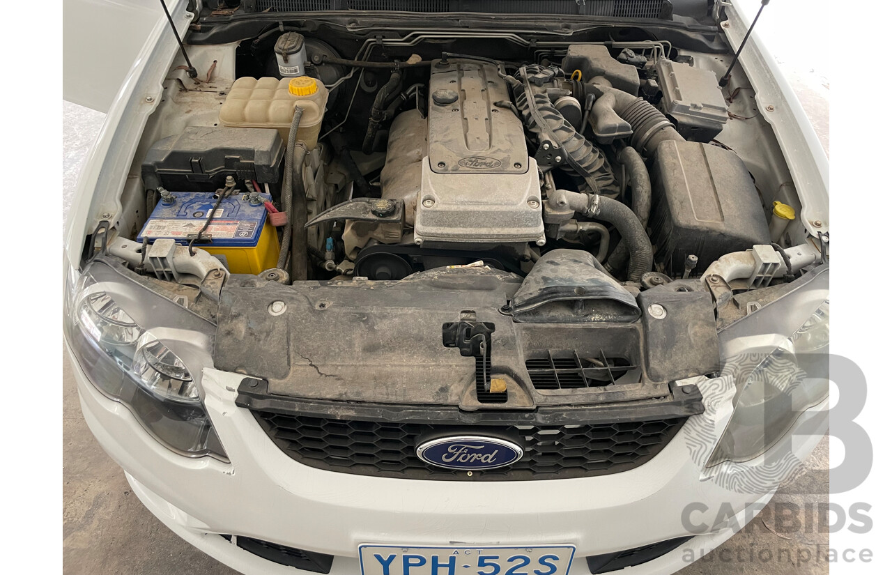 11/11 Ford Falcon  RWD FG UPGRADE C/Chas White 4.0L