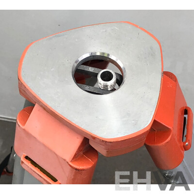 Topcon Optical Autolevel with Single Stage Flat Top Aluminium Surveyors Tripod