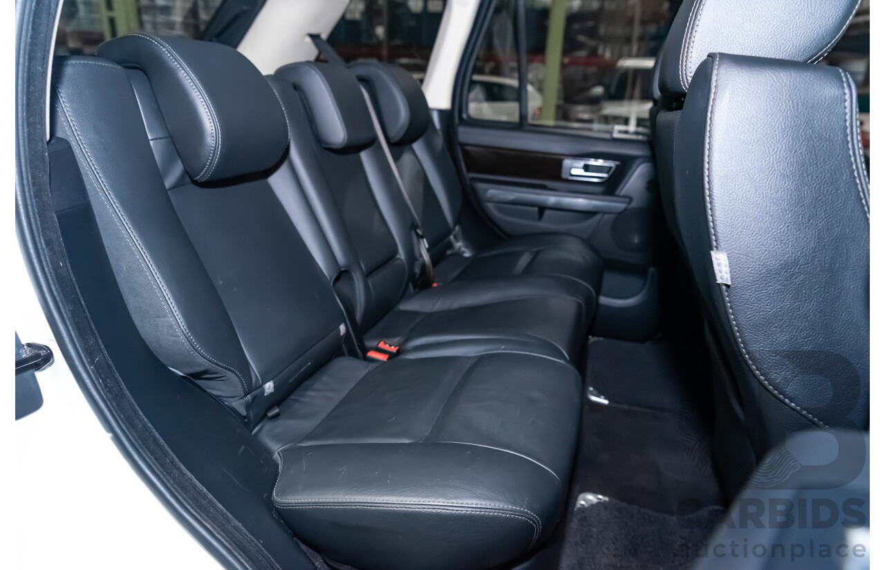 04/2011 Land Rover Range Rover Sport 3.0 TDV6 (4x4) MY10 White 4d Wagon Turbo Diesel 3.0L