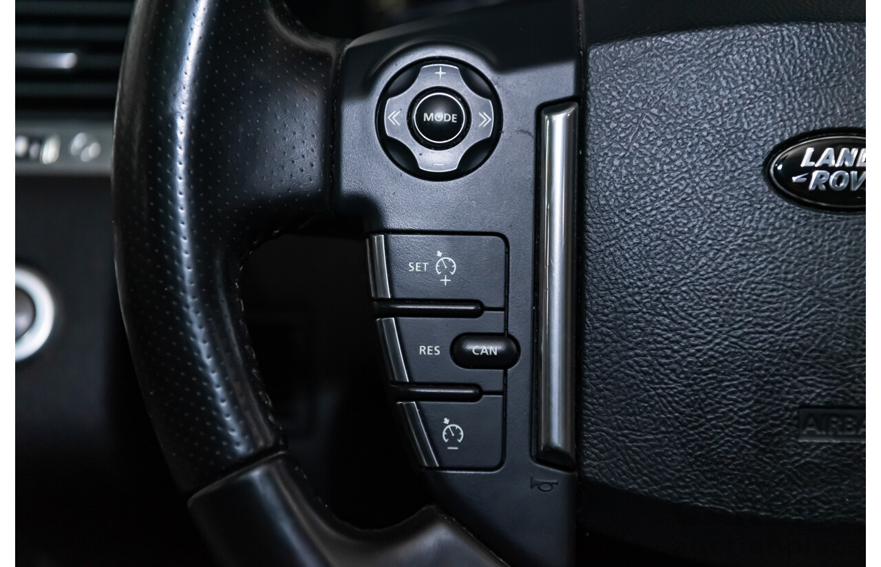 04/2011 Land Rover Range Rover Sport 3.0 TDV6 (4x4) MY10 White 4d Wagon Turbo Diesel 3.0L