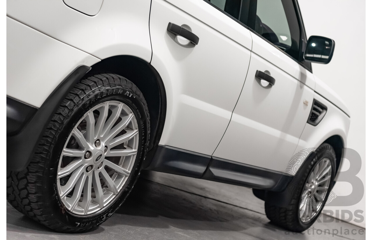 04/2011 Land Rover Range Rover Sport 3.0 TDV6 (4x4) MY10 White 4d Wagon Turbo Diesel 3.0L