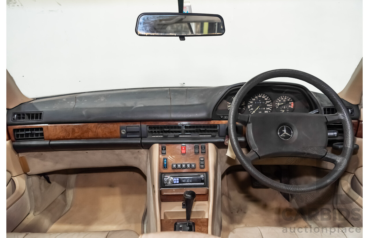 5/1988 Mercedes Benz 560 SEC W126 2d Coupe Pajettrot Maroon Metallic V8 5.5L