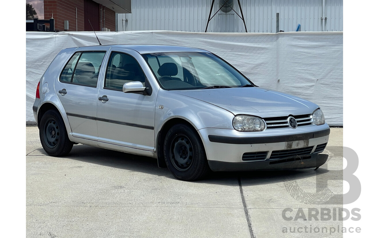 5/2002 Volkswagen Golf 1.6 S  5d Hatchback Silver 1.6L