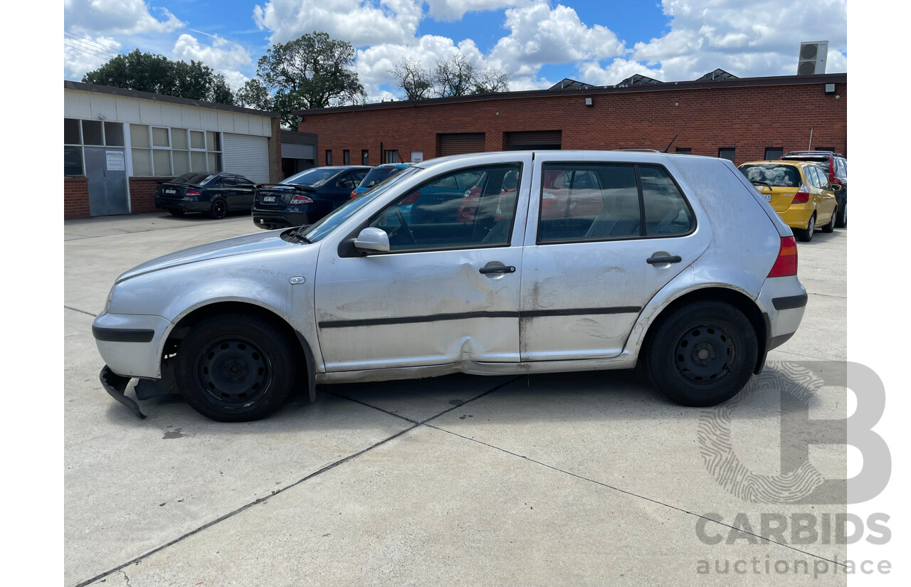5/2002 Volkswagen Golf 1.6 S  5d Hatchback Silver 1.6L