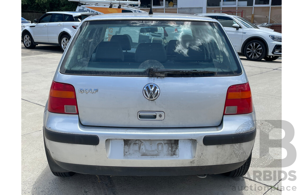 5/2002 Volkswagen Golf 1.6 S  5d Hatchback Silver 1.6L