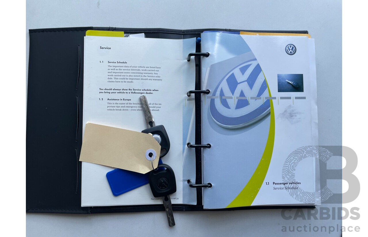 5/2002 Volkswagen Golf 1.6 S  5d Hatchback Silver 1.6L