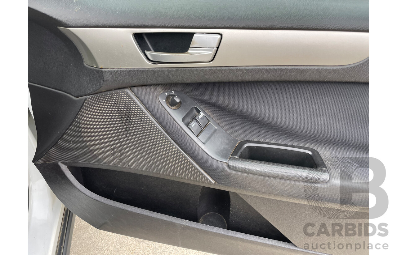 10/09 Ford Falcon (LPG) RWD FG C/Chas with Aluminium Tray White 4.0L