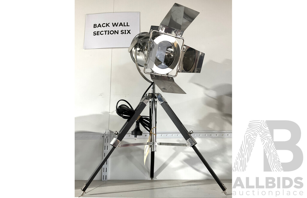 Tripod Film Lantern Desk Lamp