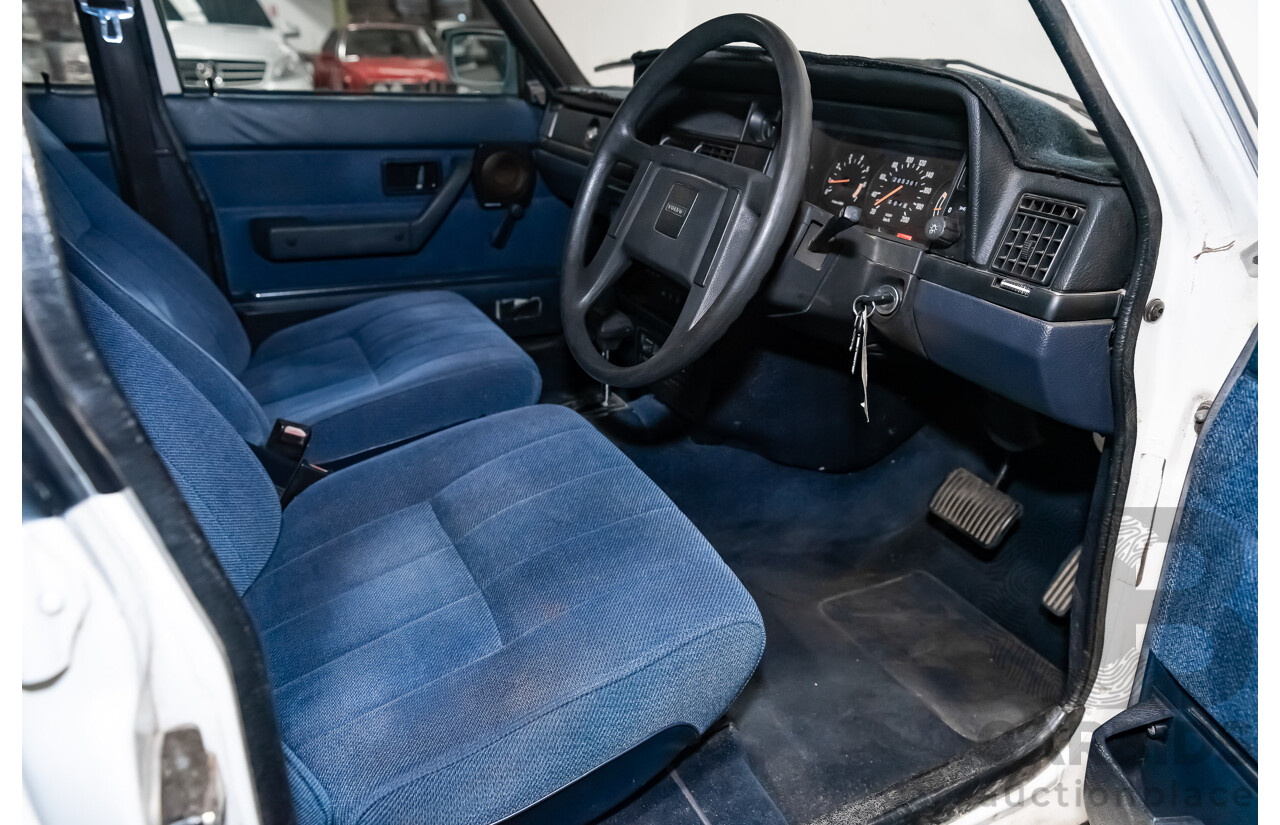 9/1990 Volvo 240 GL  4d Sedan White 2.3L