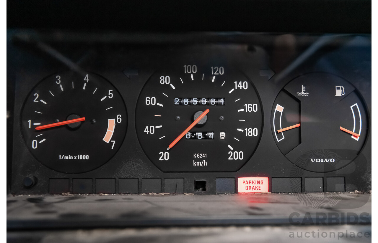 9/1990 Volvo 240 GL  4d Sedan White 2.3L