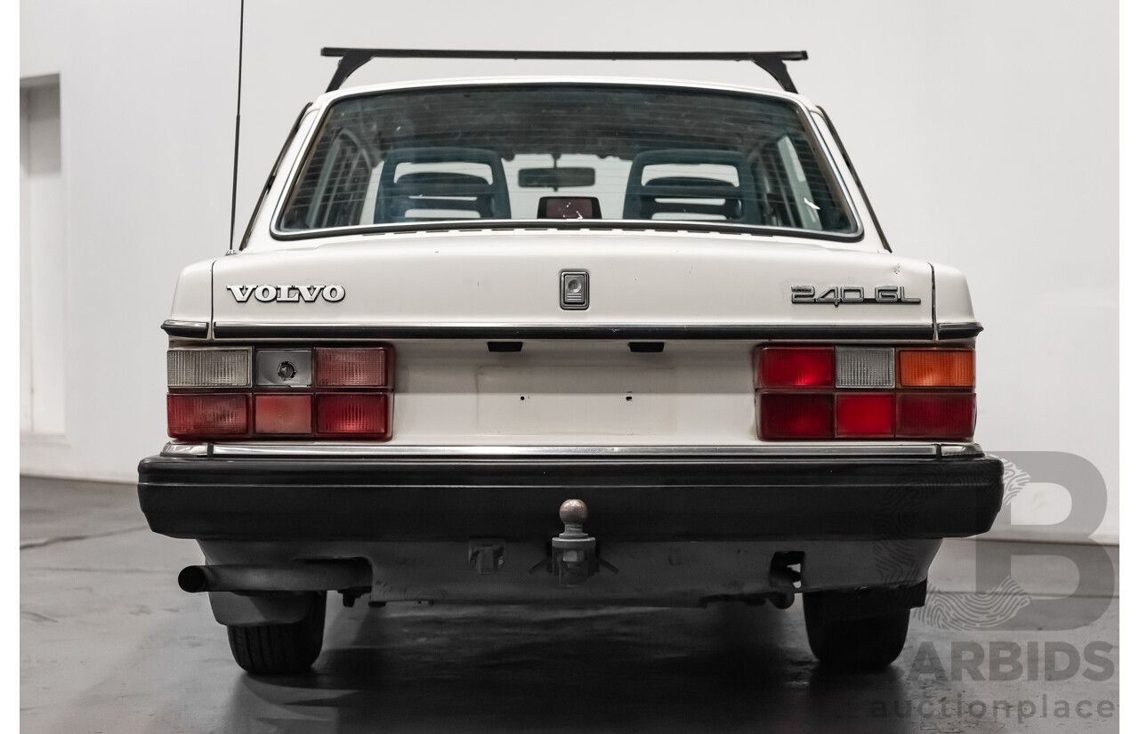 9/1990 Volvo 240 GL 4d Sedan White 2.3L