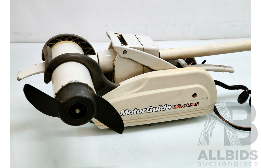 MotorGuide W55 Trolling Motor and Holden Steering Wheel