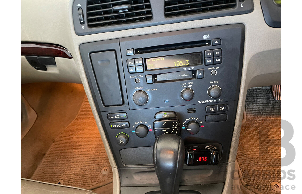 10/03 Volvo Xc70 CROSS COUNTRY AWD  4D Wagon Green 2.5L