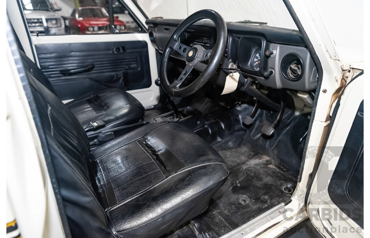 12/1977 Toyota Hilux RN27 2d Utility Tub Back Cream 18R 2.0L