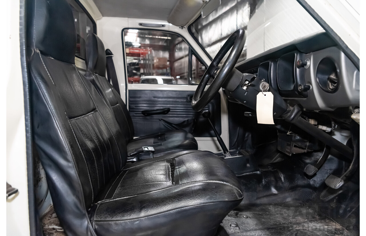 12/1977 Toyota Hilux RN27 2d Utility Tub Back Cream 18R 2.0L