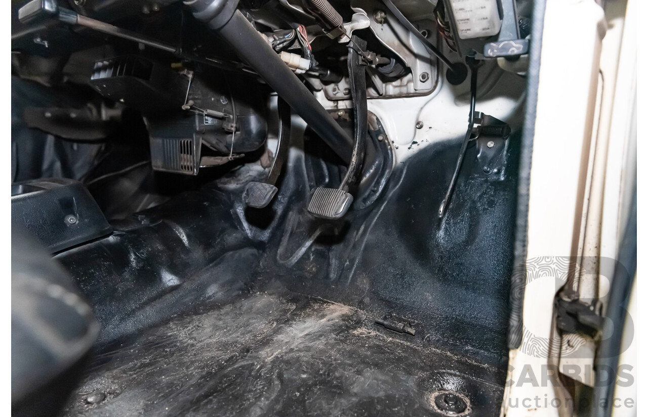 12/1977 Toyota Hilux RN27 2d Utility Tub Back Cream 18R 2.0L