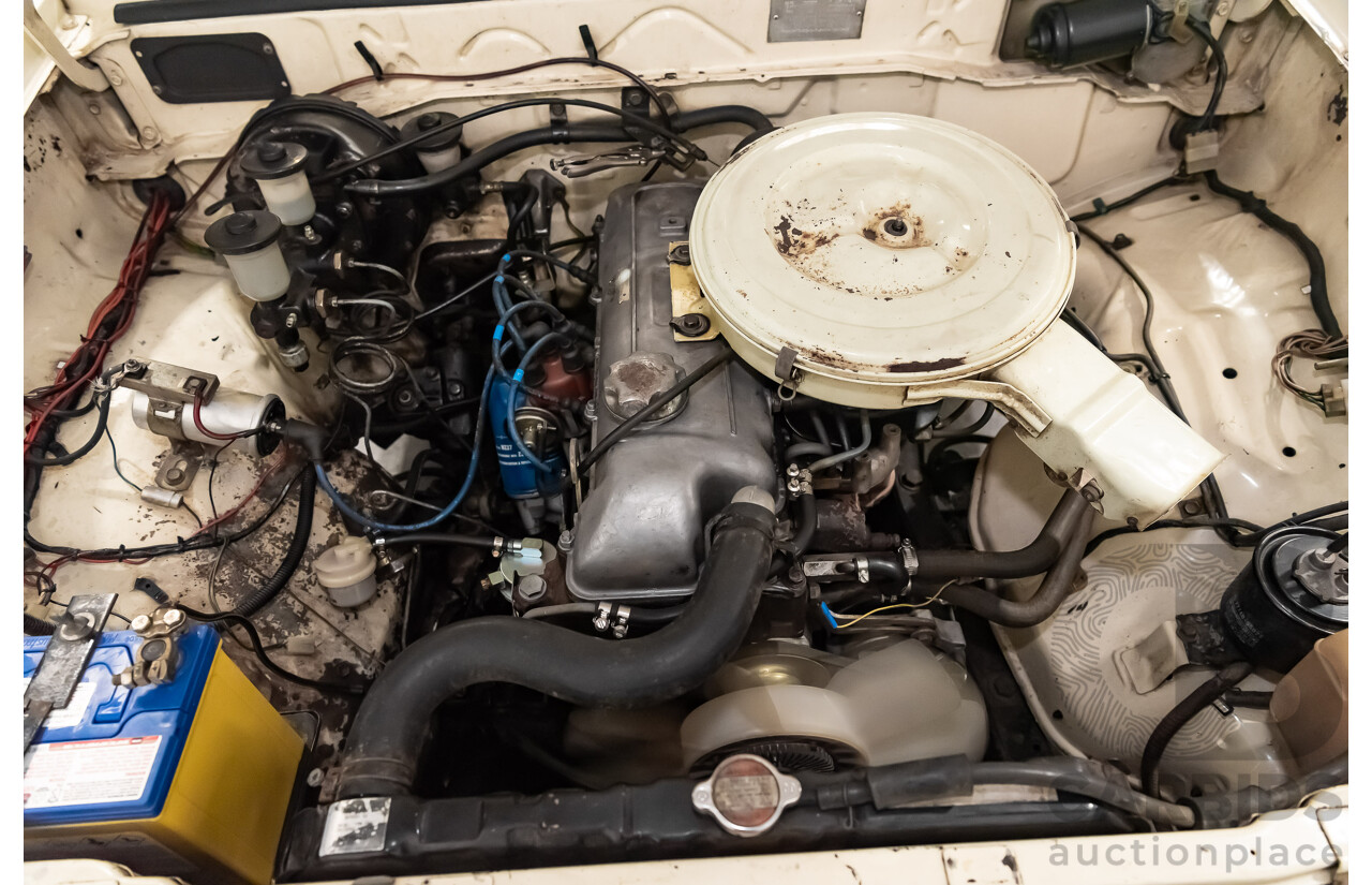 12/1977 Toyota Hilux RN27 2d Utility Tub Back Cream 18R 2.0L