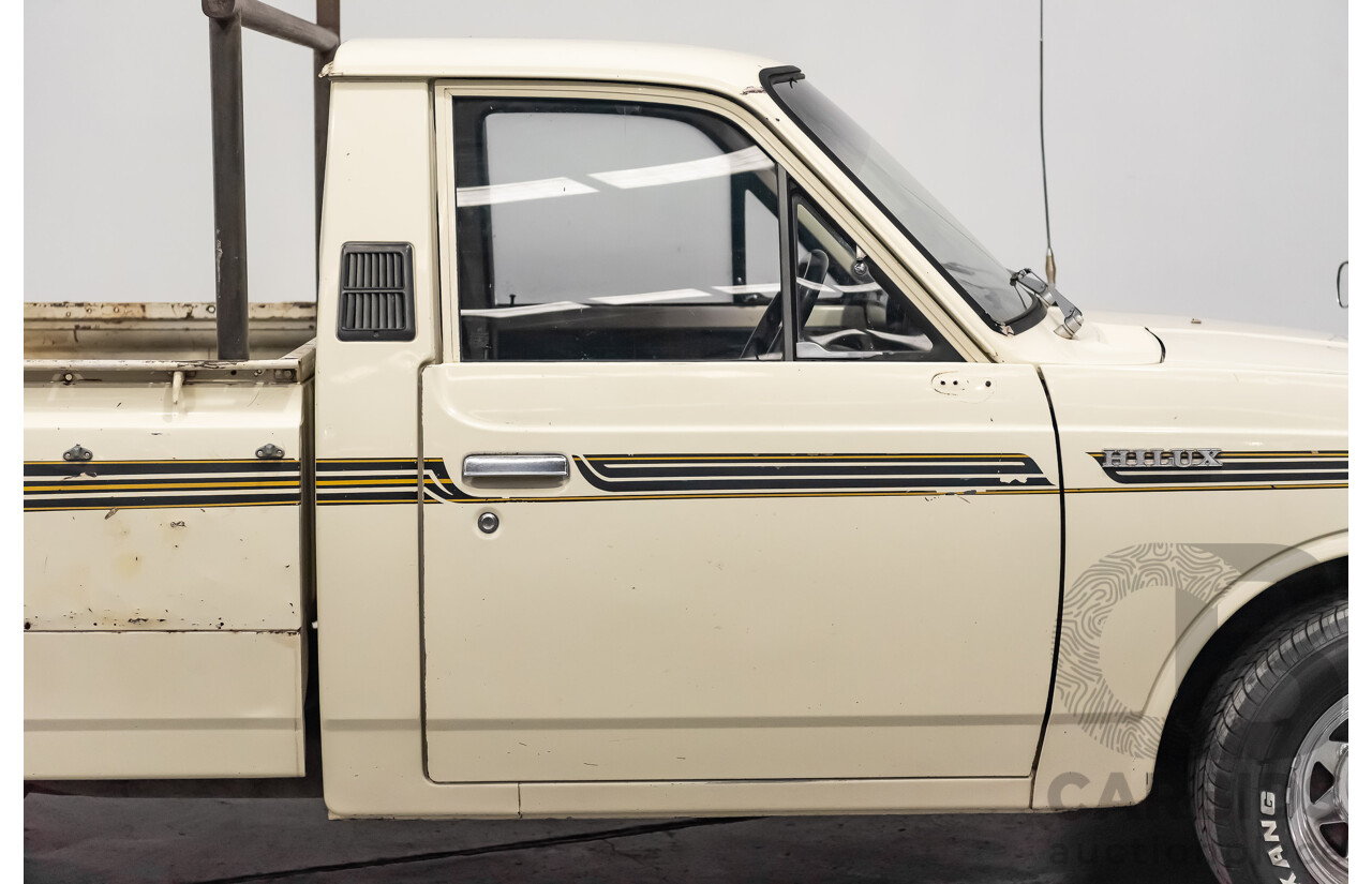 12/1977 Toyota Hilux RN27 2d Utility Tub Back Cream 18R 2.0L