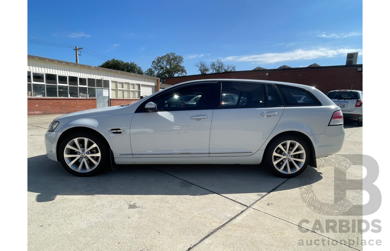 10/08 Holden Calais  RWD VE MY09 4D Sportwagon White 3.6L