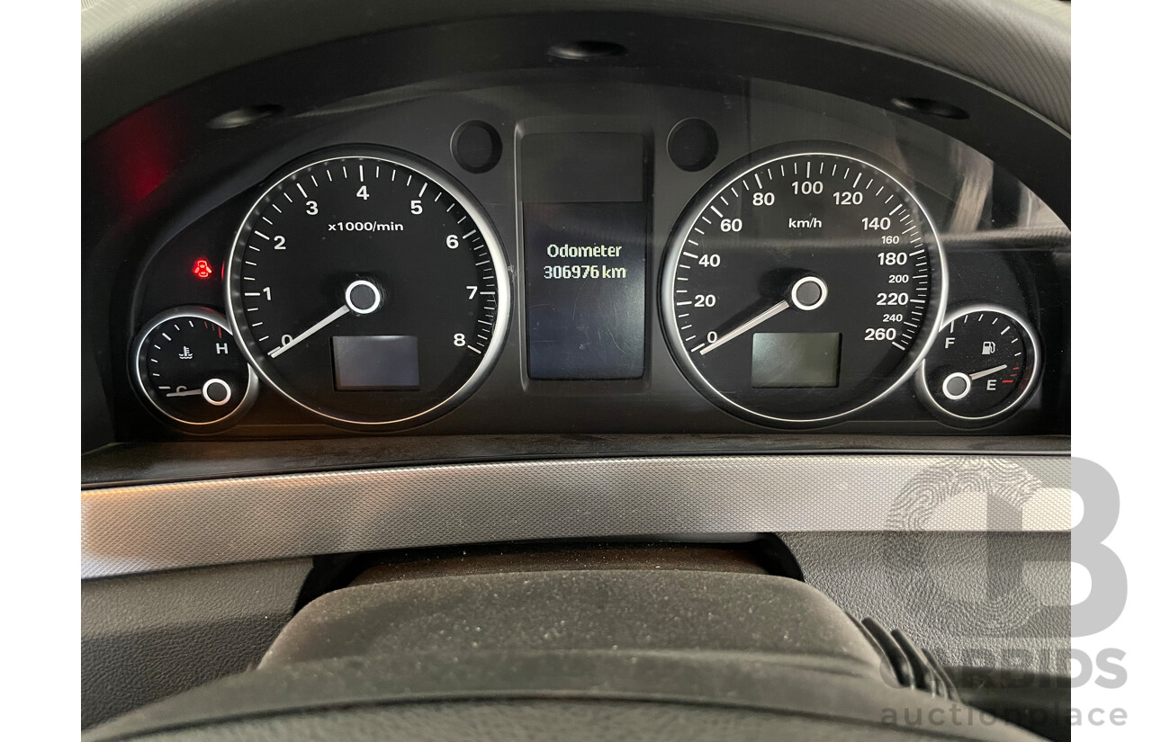 10/08 Holden Calais  RWD VE MY09 4D Sportwagon White 3.6L