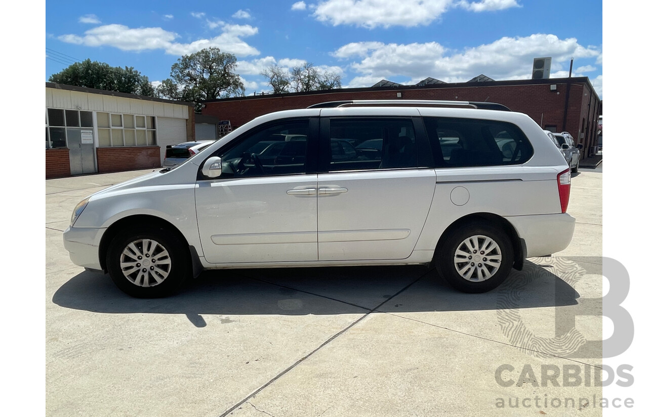 06/10 Kia Grand Carnival Si FWD VQ MY11 4D Wagon White 3.5L