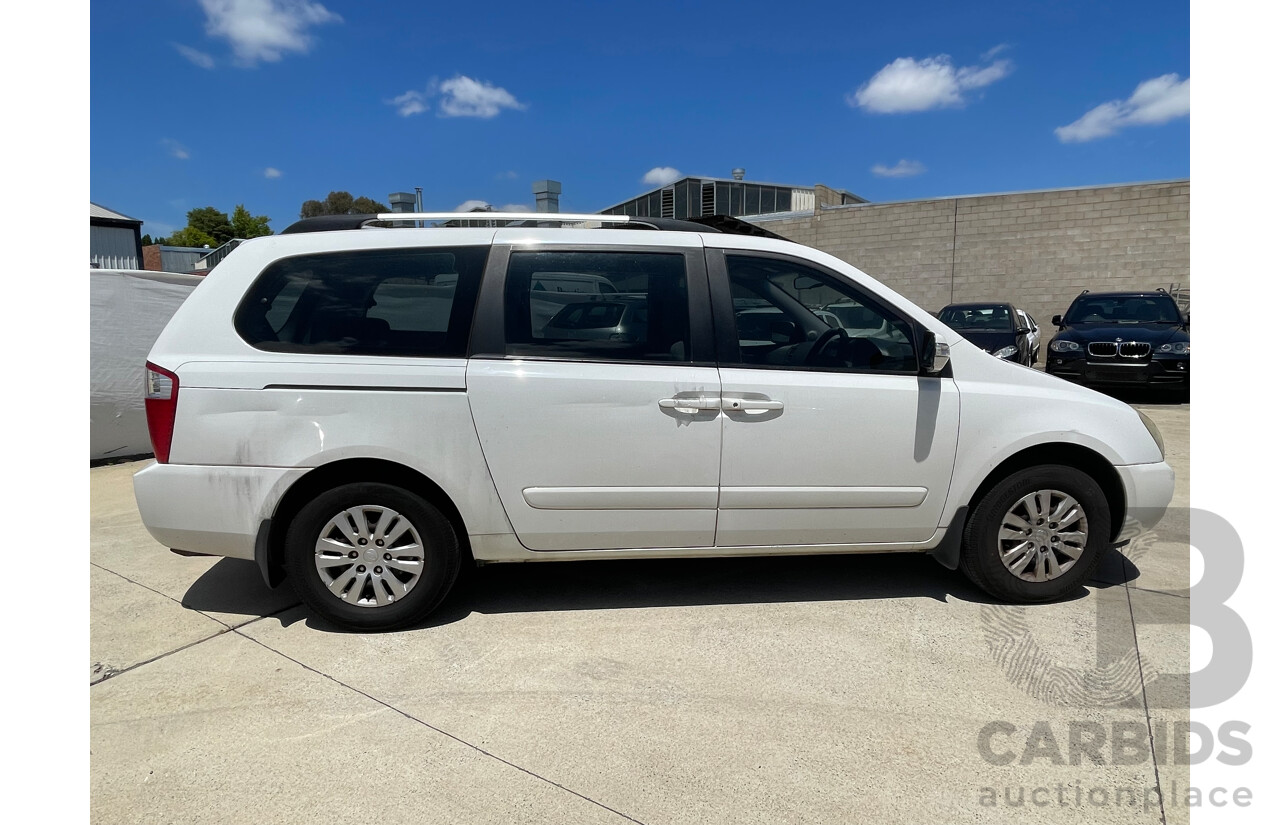 06/10 Kia Grand Carnival Si FWD VQ MY11 4D Wagon White 3.5L